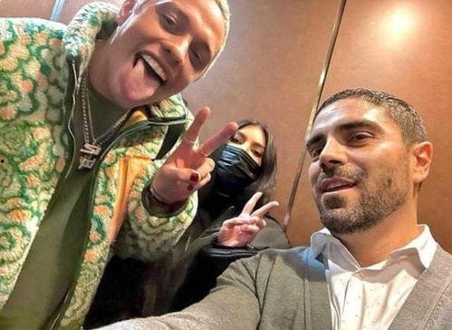 皮特·戴维森：死党齐搞笑  第3张